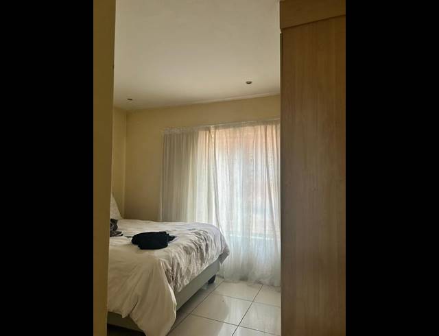 2 BEDROOM APARTMENT FOR SALE IN ROOIHUISKRAAL NORTH